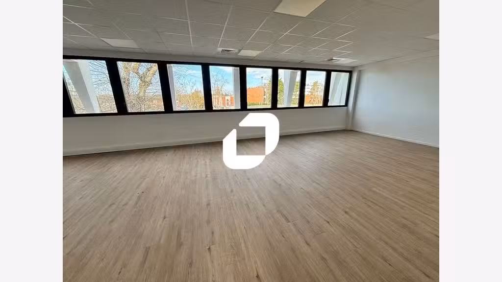 A louer Bureaux 158m² Lisses