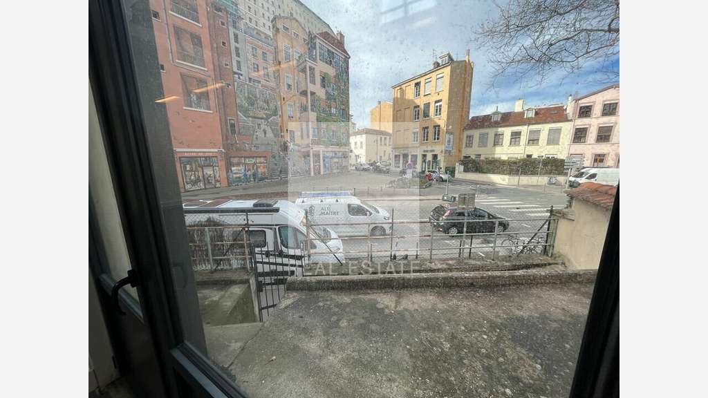 Bureau 141m² à louer à Lyon 69004