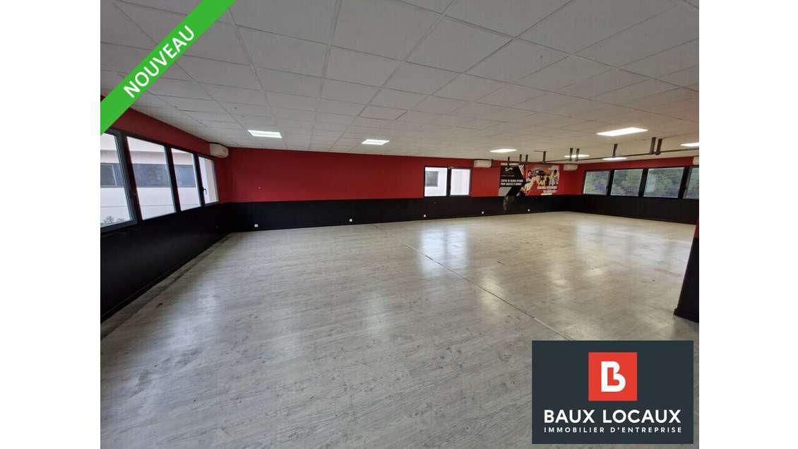 A louer spacieux bureaux 300m² à Vitrolles