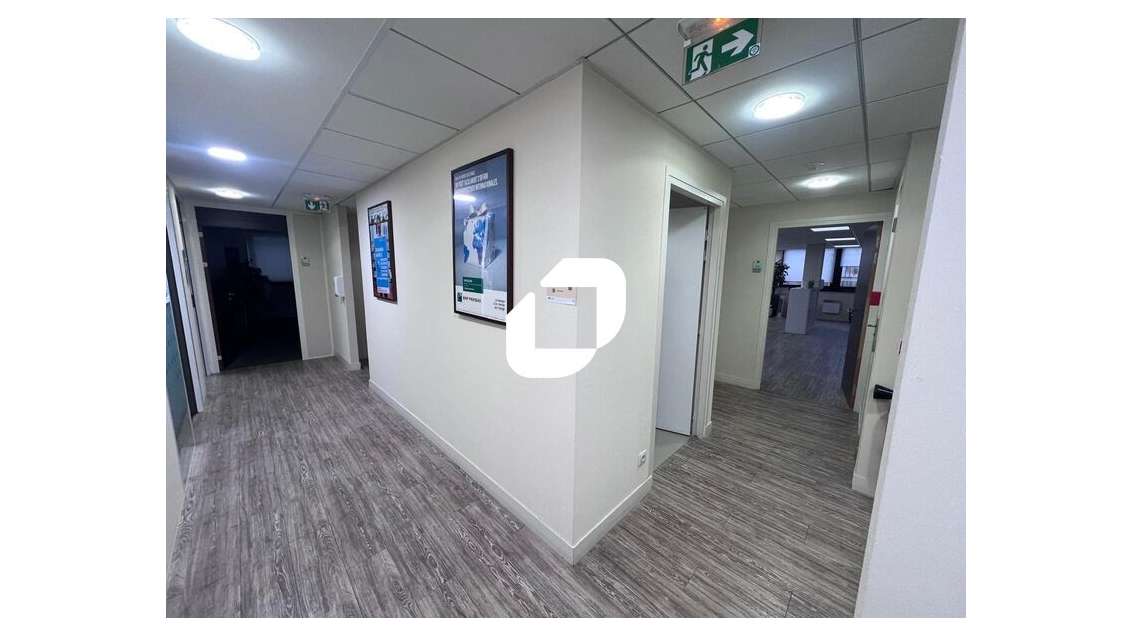A louer Bureaux 262m² Lognes