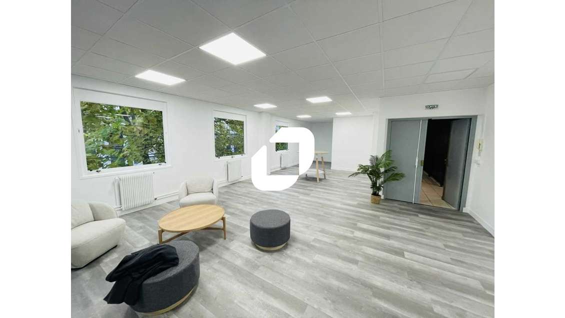 A louer Bureaux 147m² Lognes