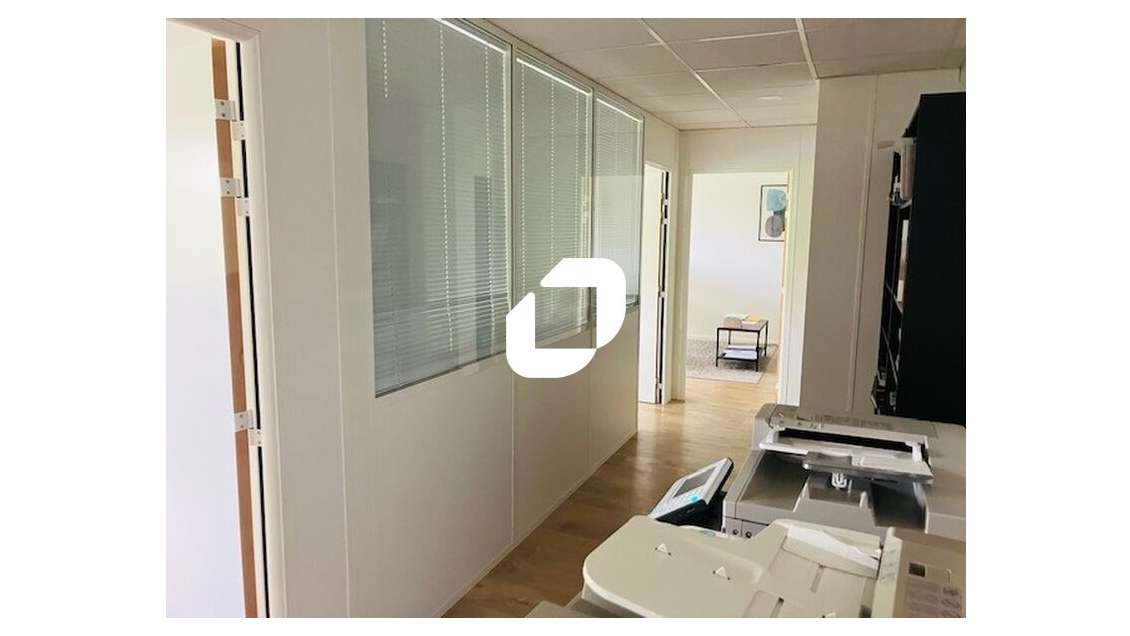 A louer Bureaux 101m² Lognes