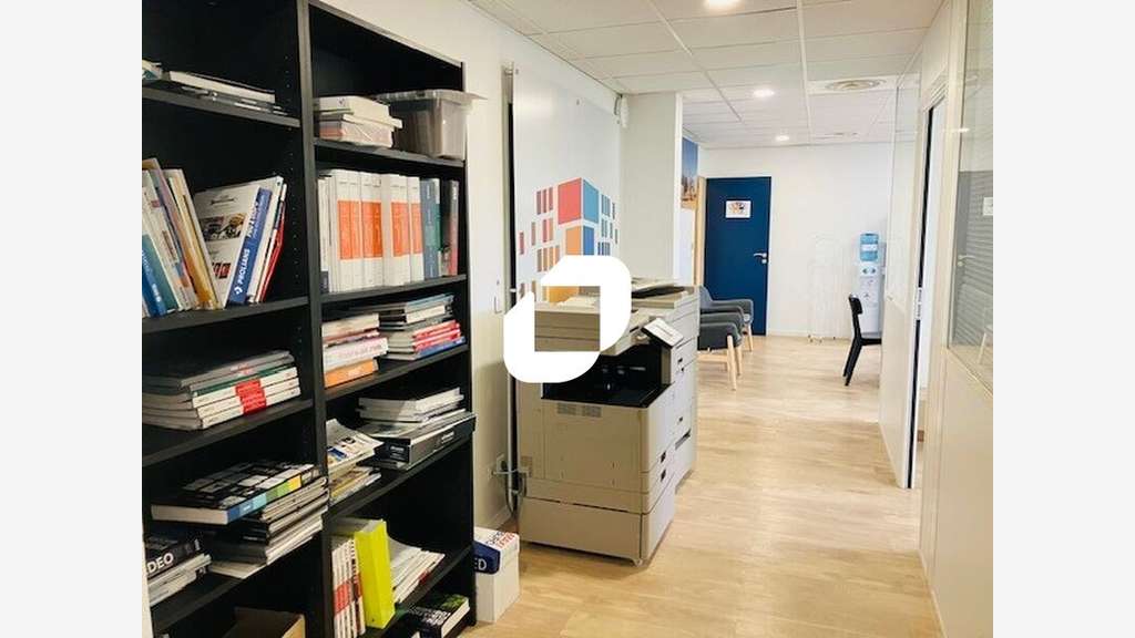 A louer Bureaux 101m² Lognes