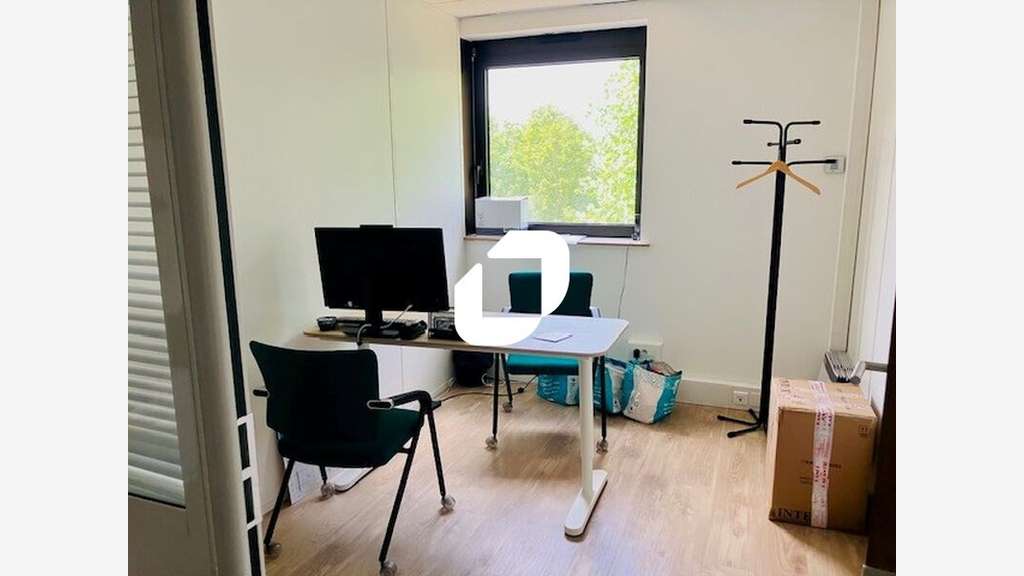 A louer Bureaux 101m² Lognes