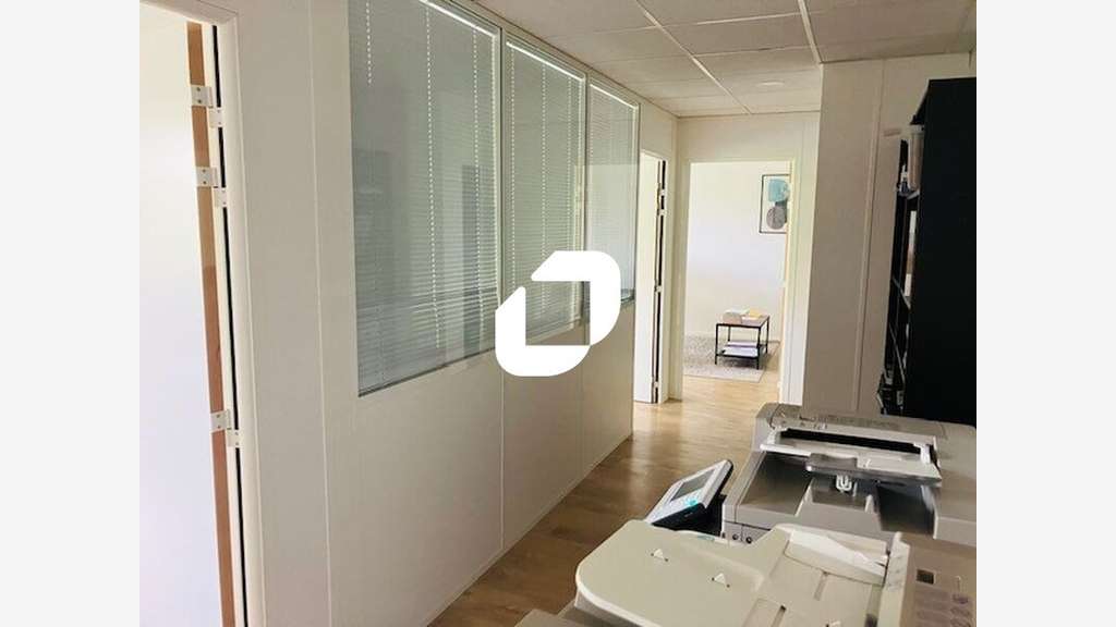 A louer Bureaux 101m² Lognes