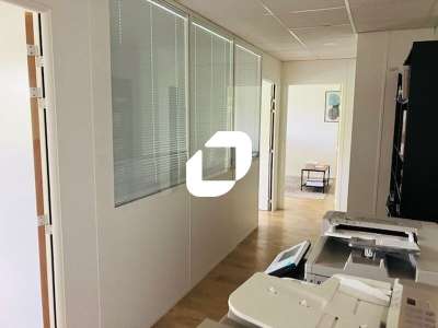 A louer Bureaux 101m² Lognes