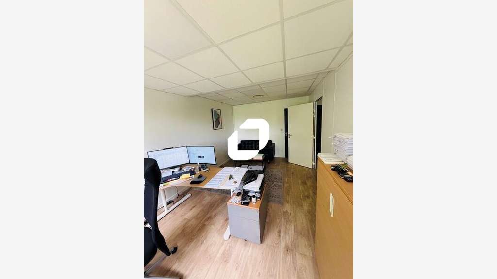A louer Bureaux 101m² Lognes