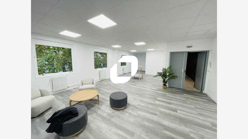 A louer Bureaux 86m² Lognes