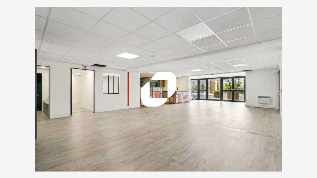A louer Bureaux 309m² Lognes