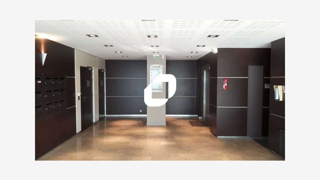 A louer Bureaux 871m² Lognes