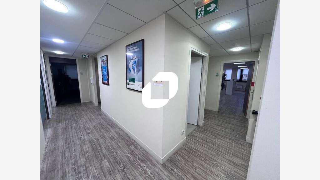 A louer Bureaux 282m² Lognes