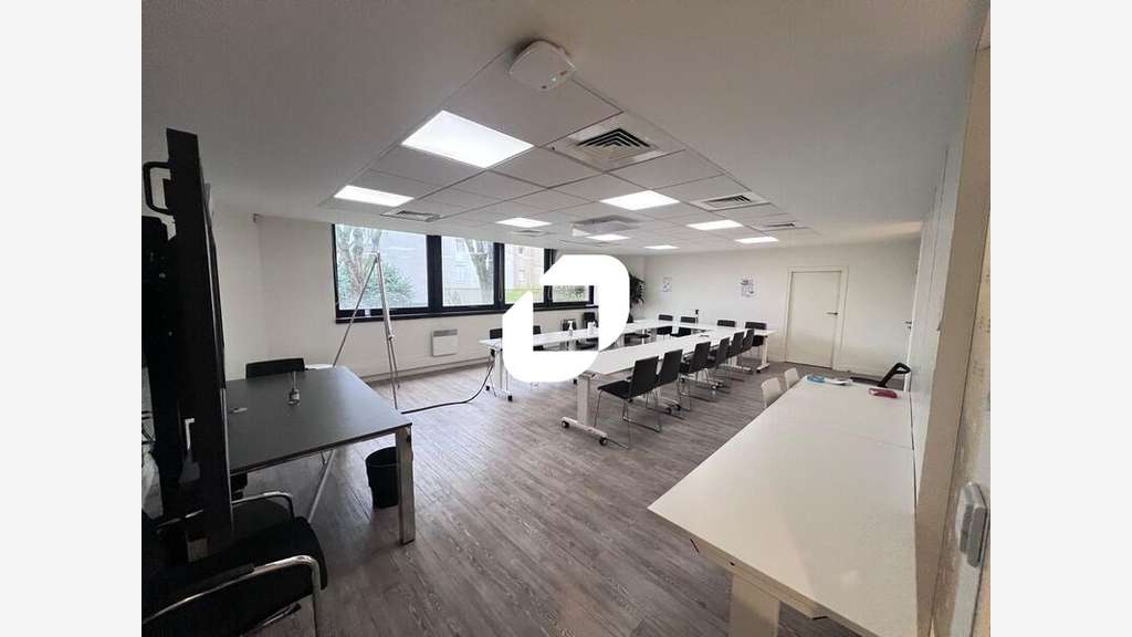 A louer Bureaux 282m² Lognes
