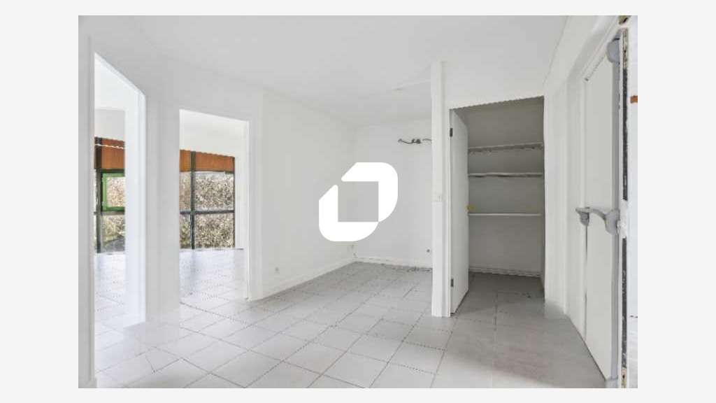 A louer Bureaux 94m² Lognes