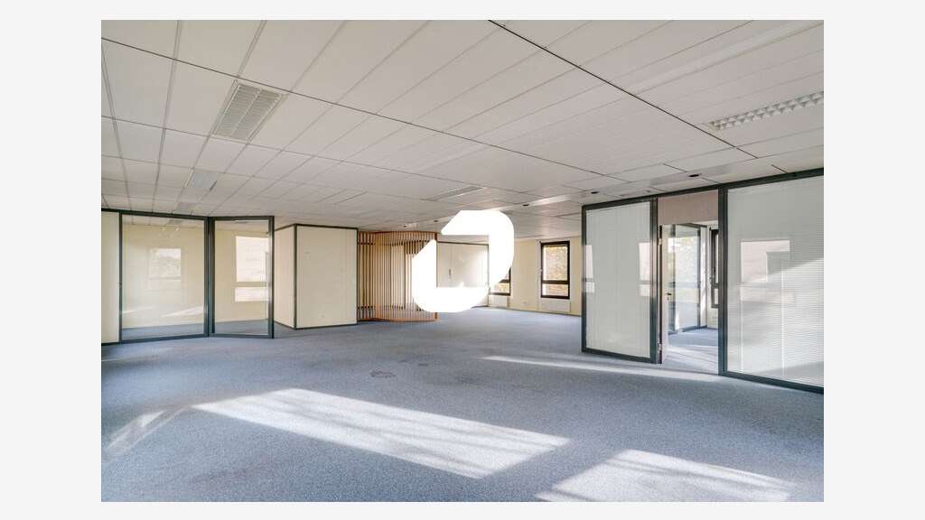 A louer Bureaux 320m² Lognes