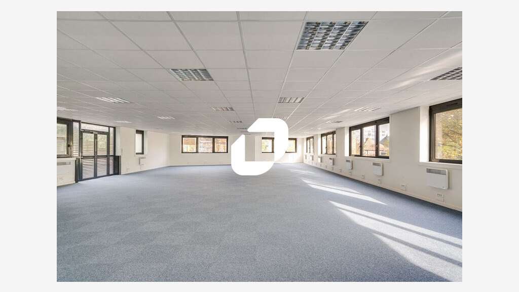 A louer Bureaux 320m² Lognes
