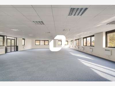 A louer Bureaux 320m² Lognes