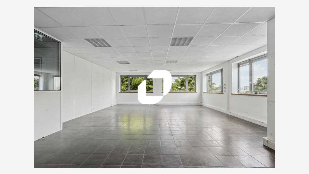 A louer Bureaux 364m² Lognes