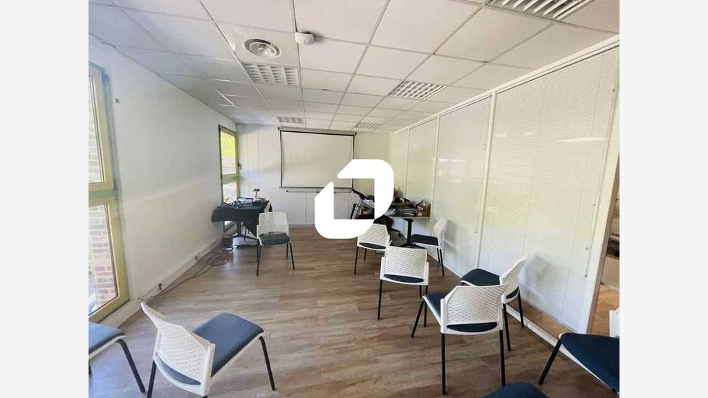 A louer Bureaux 167m² Lognes