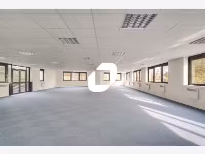 A louer Bureaux 147m² Lognes