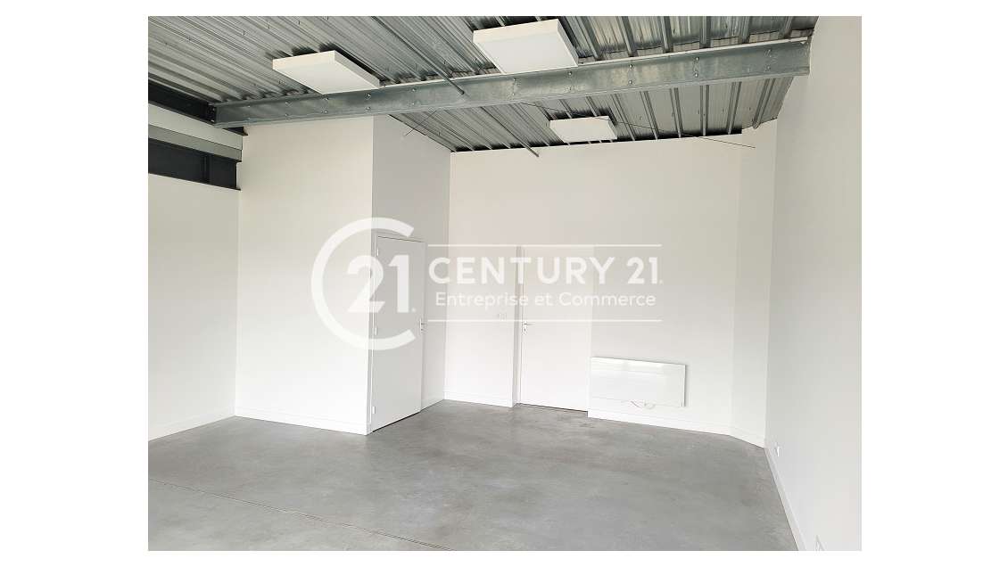 A louer local d'activité 124m² à Donges Six Croix