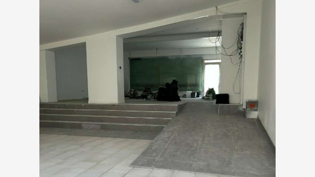 Bureaux 280m² à louer à Longuenesse (62)