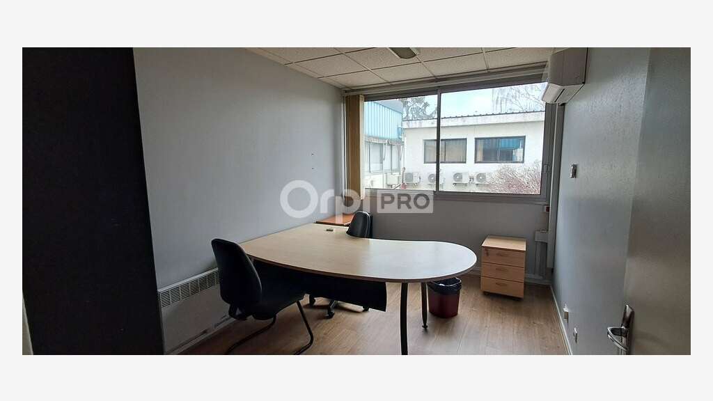 Bureaux 250m² PMR à Louer, ZA Indus Lons