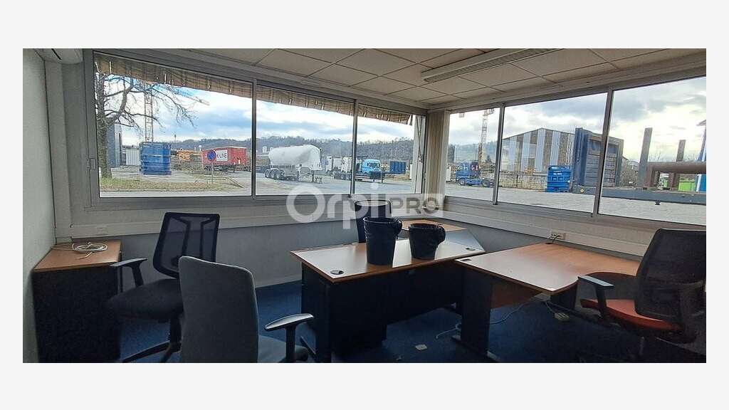 Bureaux 250m² PMR à Louer, ZA Indus Lons