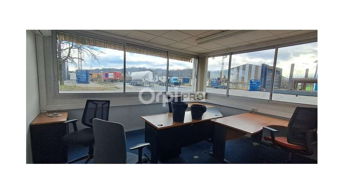 Bureaux 250m² PMR à Louer, ZA Indus Lons