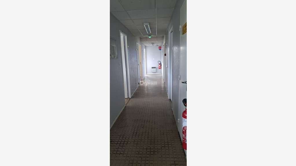 Bureaux 250m² PMR à Louer, ZA Indus Lons