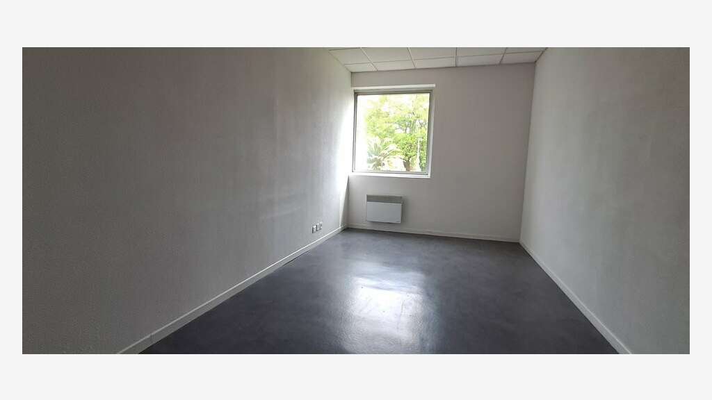 Plateau de bureaux de 81m² à louer à Lons