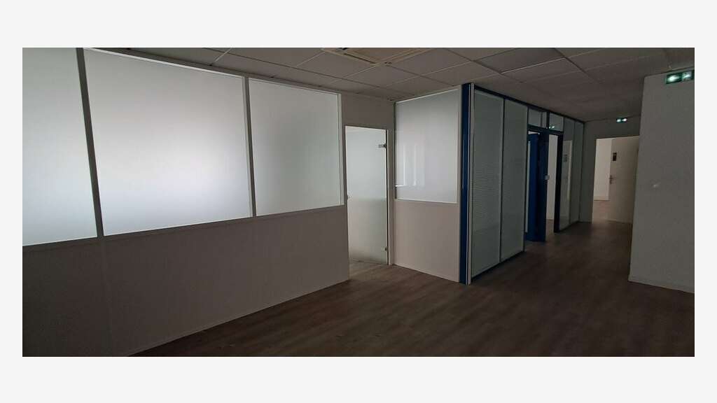 Plateau de bureaux de 81m² à louer à Lons