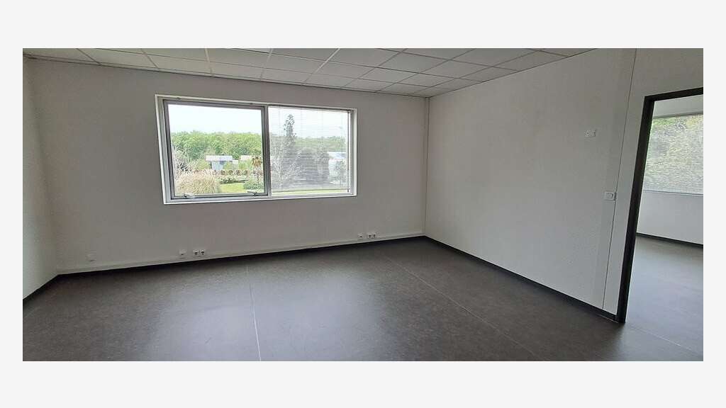 Plateau de bureaux de 81m² à louer à Lons