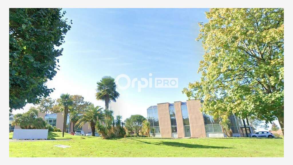 Bureaux 168m² à louer emplacement idéal à Lons