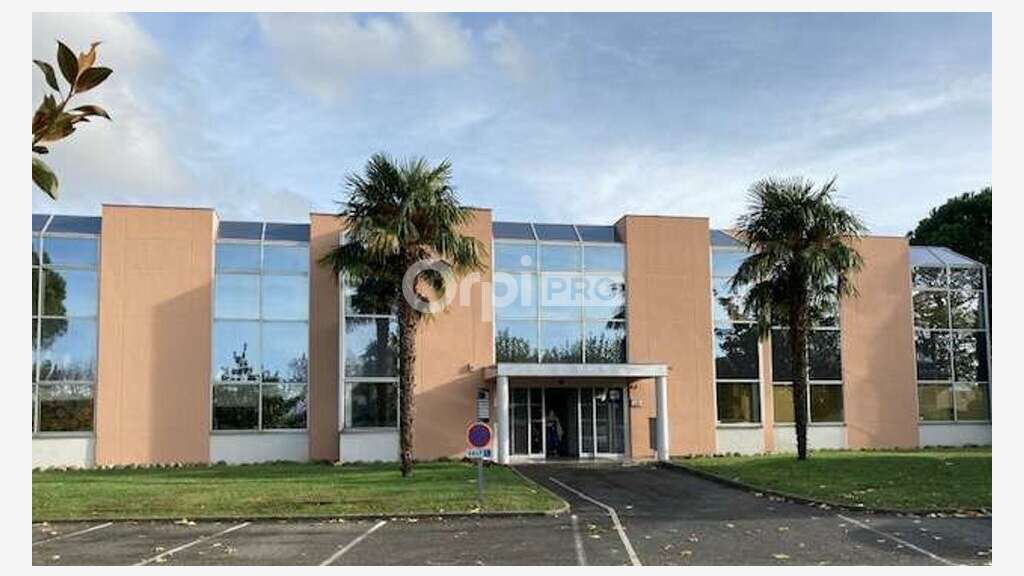 Bureaux 168m² à louer emplacement idéal à Lons