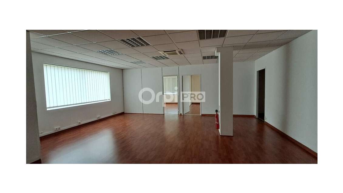Bureaux 168m² à louer emplacement idéal à Lons