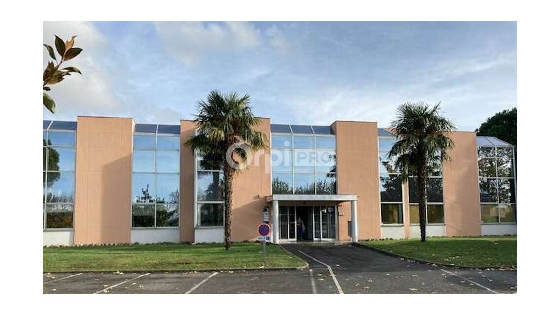 Bureaux à louer sur la rocade à Lons