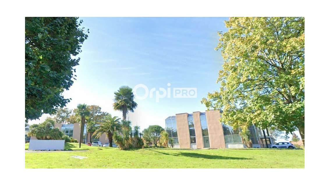 Bureaux 133m² RDC à louer sur la rocade à Lons