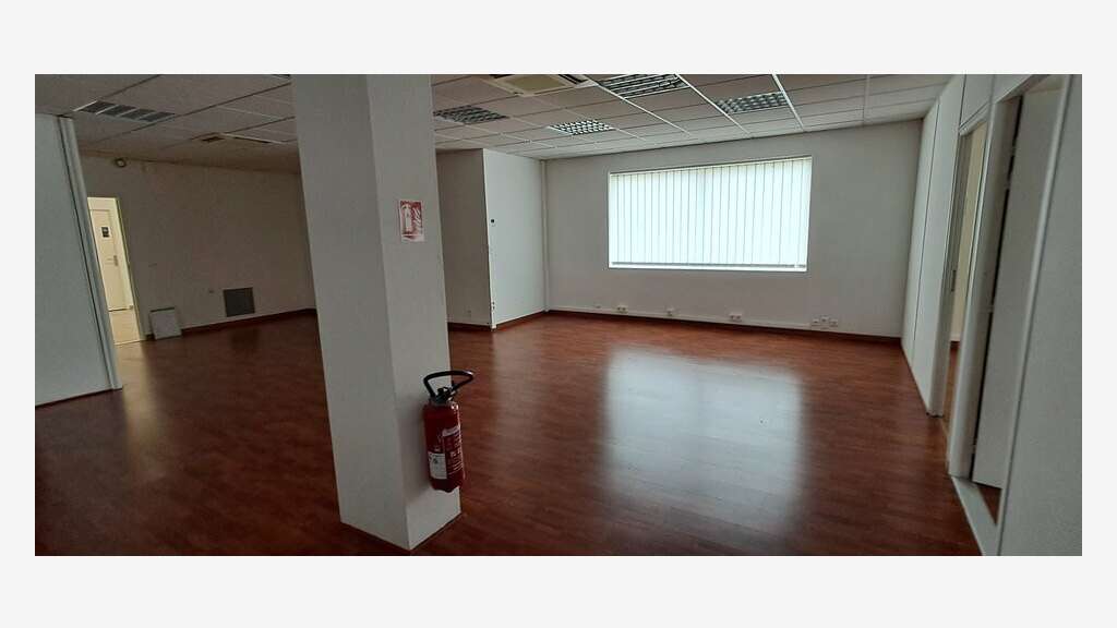 Bureaux 133m² RDC à louer sur la rocade à Lons