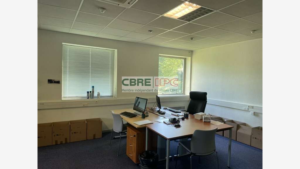 Location bureaux  215m² à Lons
