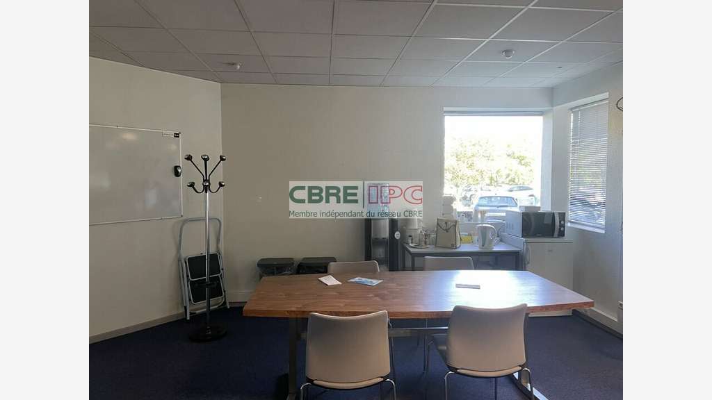 Location bureaux  215m² à Lons