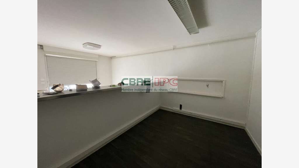 Location bureaux 120m² à Lons Charles de Gaulle