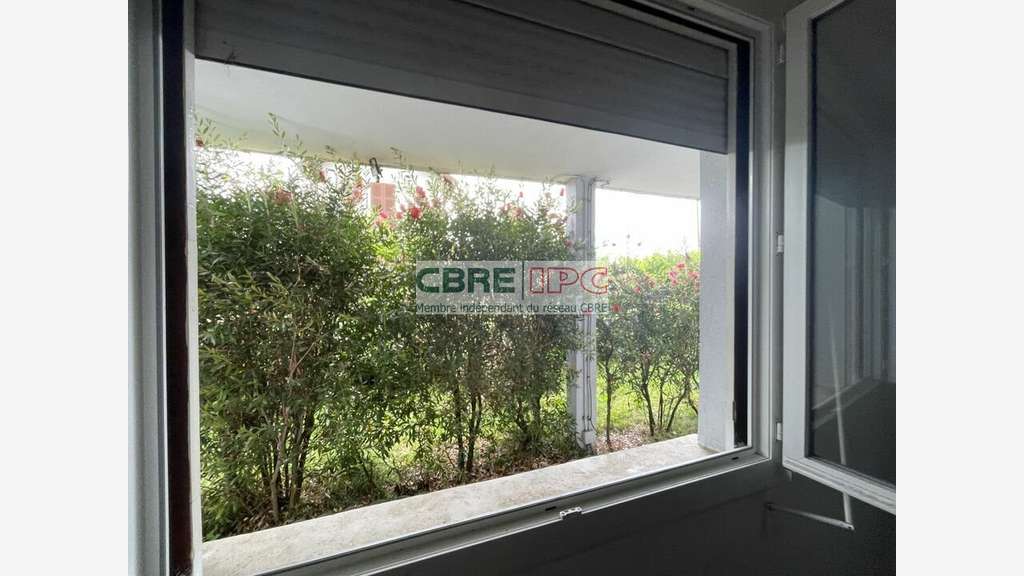 Location bureaux 120m² à Lons Charles de Gaulle