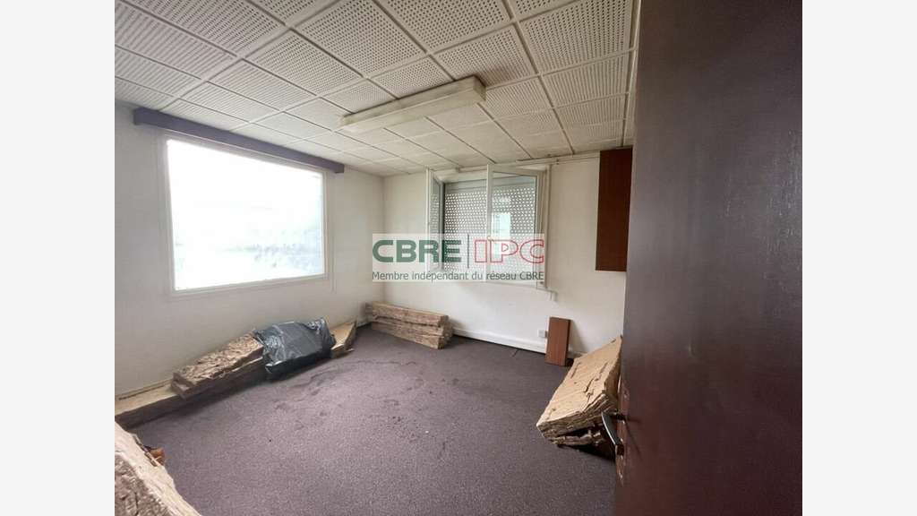 Location bureaux 120m² à Lons Charles de Gaulle