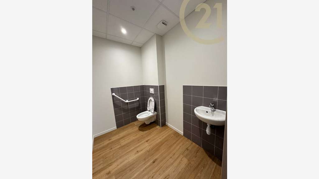 A louer bureaux 126m² Lons Le Saunier ZI