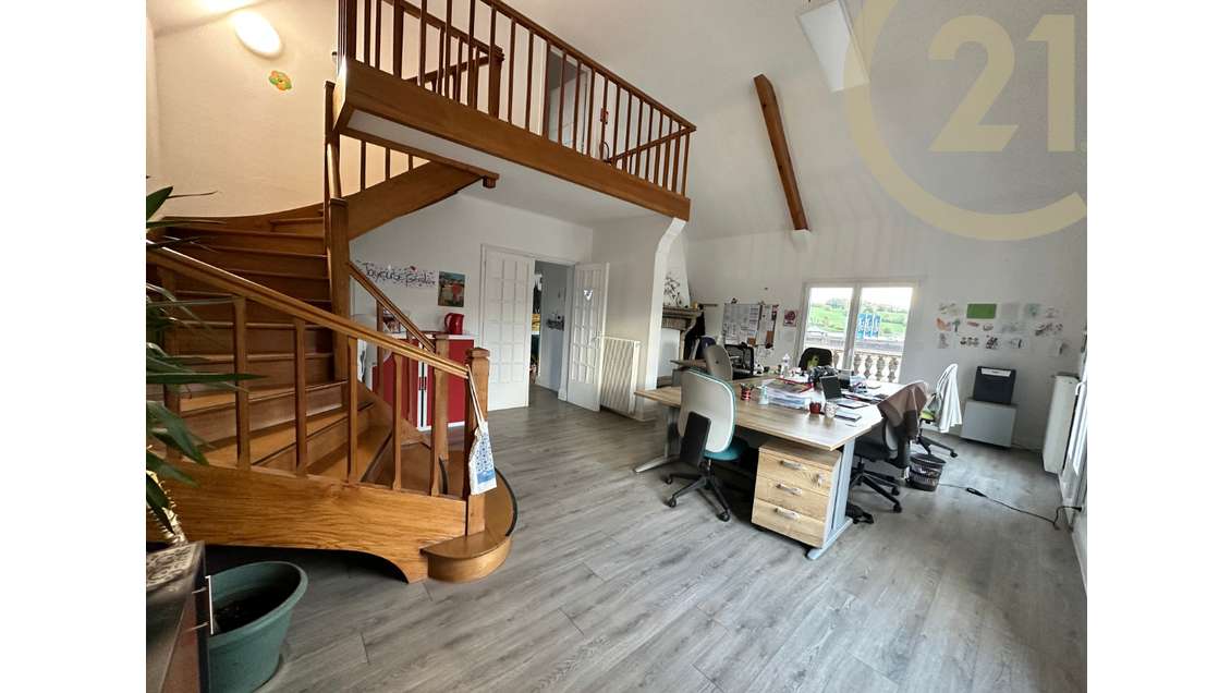 A louer bureaux 139m² Lons Le Saunier En Bercaille