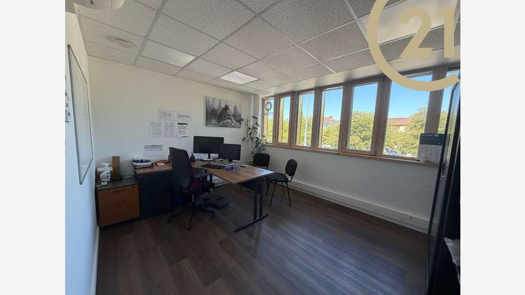 A louer bureaux de 82m² à Lons Le Saunier centre
