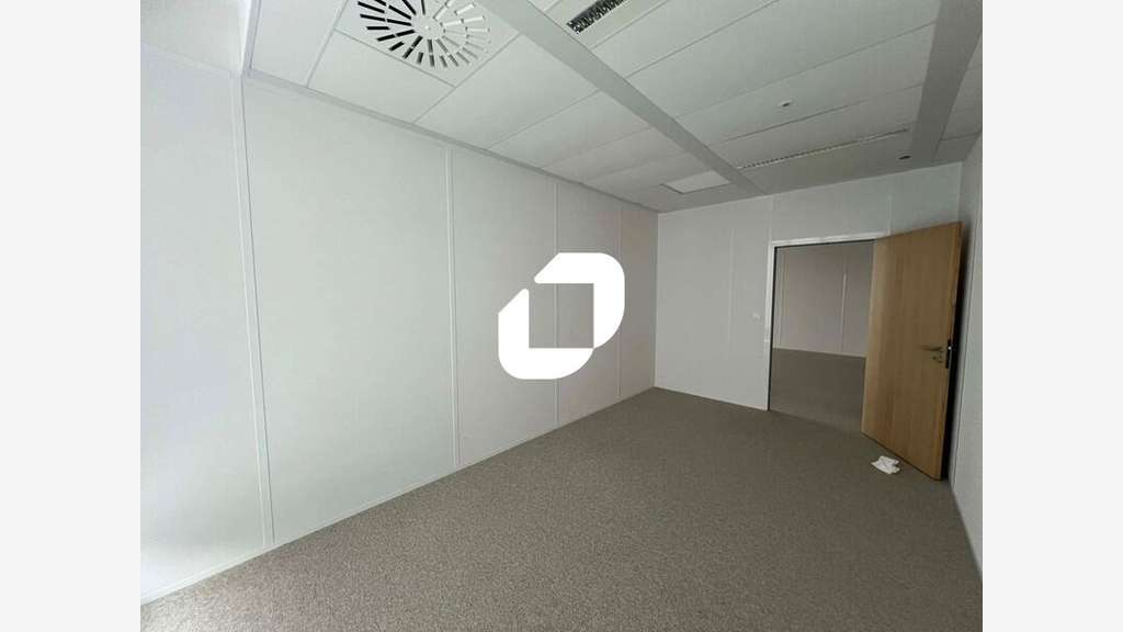 A louer Bureaux 865m² Loos