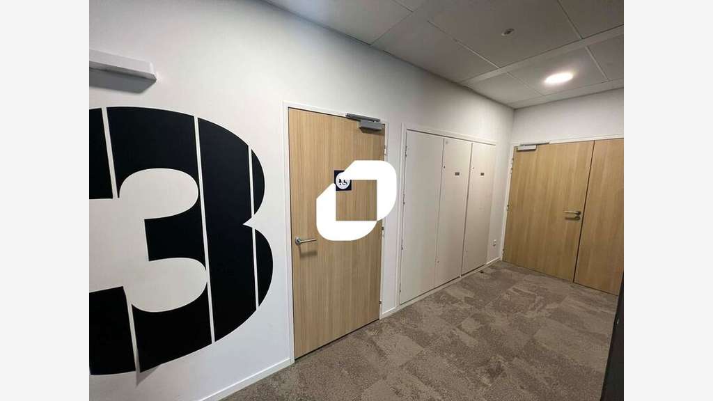 A louer Bureaux 865m² Loos