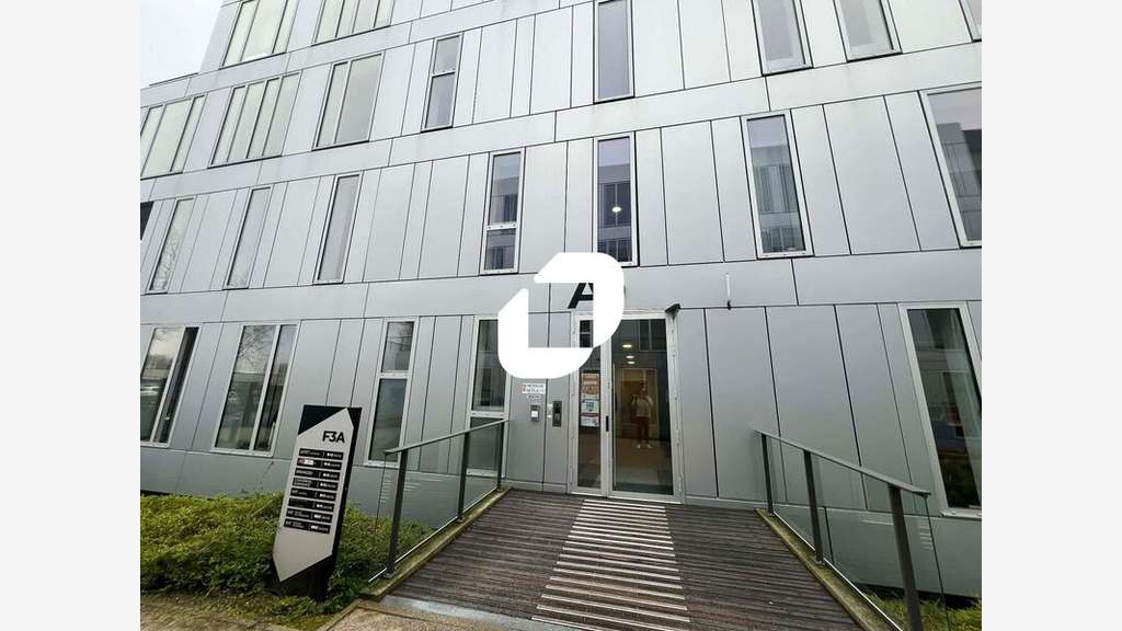 A louer Bureaux 865m² Loos