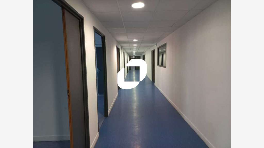 A louer Bureaux 2748m² Loos